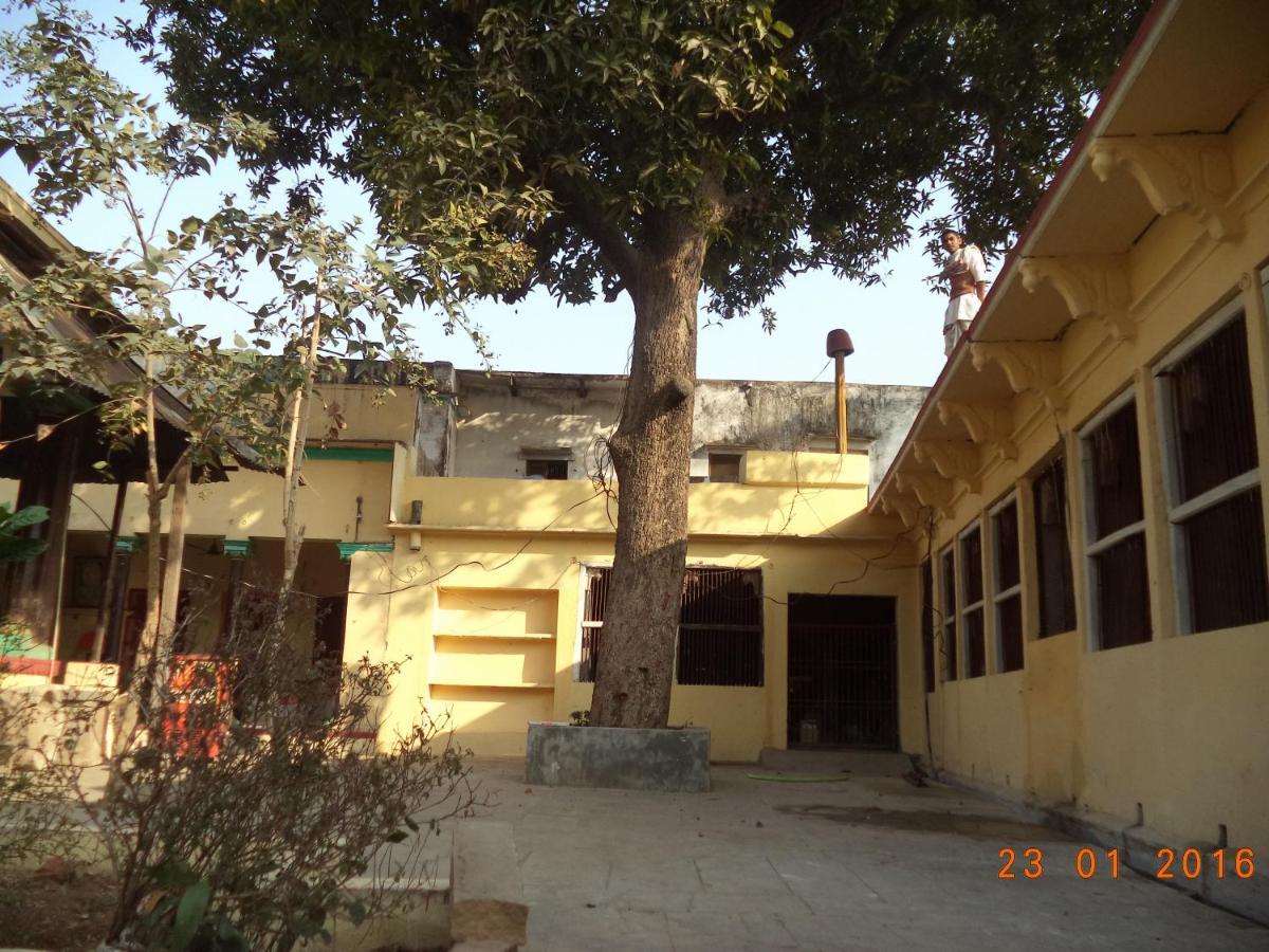 Shri Swami Sheetal Das Aashram Dharmshala Varanasi Exterior photo