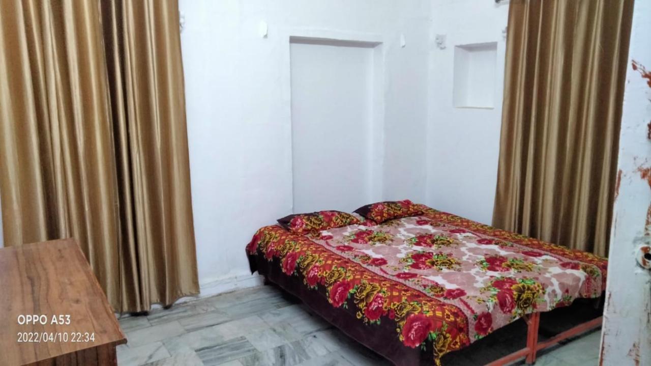 Shri Swami Sheetal Das Aashram Dharmshala Varanasi Exterior photo