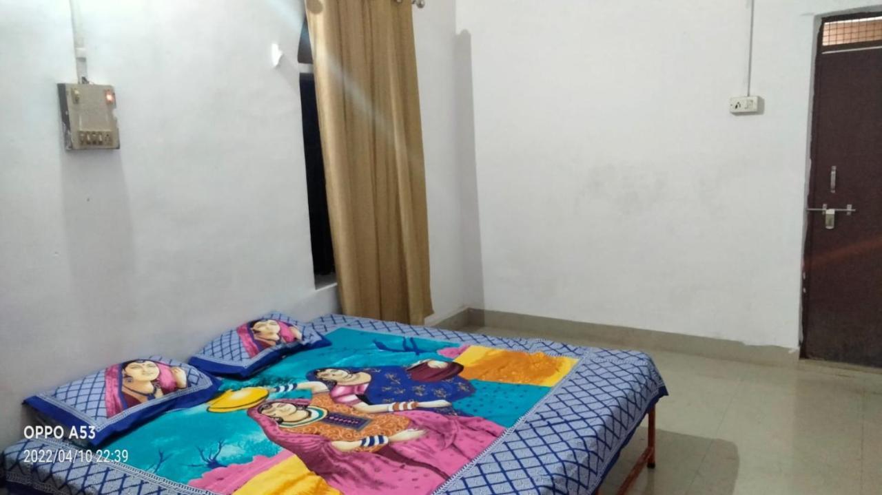 Shri Swami Sheetal Das Aashram Dharmshala Varanasi Exterior photo