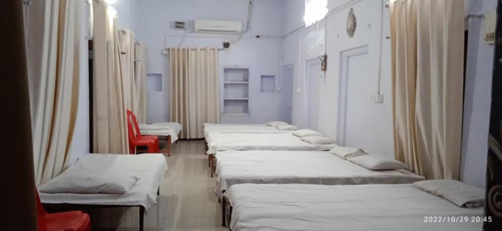 Shri Swami Sheetal Das Aashram Dharmshala Varanasi Exterior photo